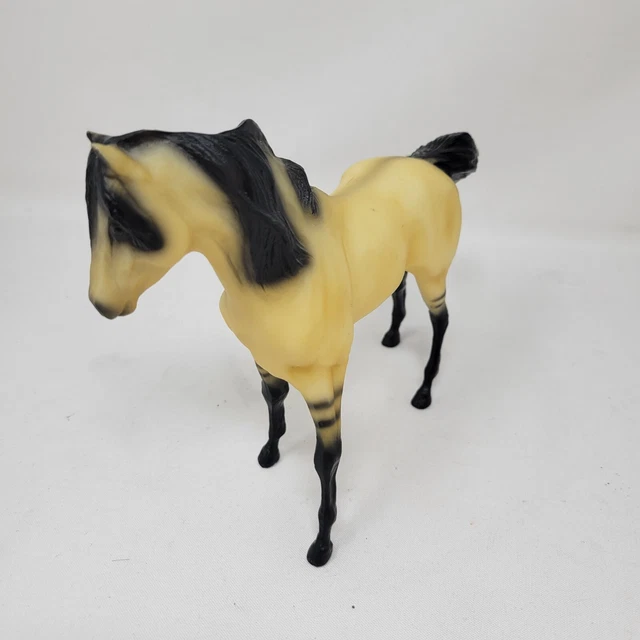 Breyer Horse 750501 Alona Damita Buttermilk Dun Mesteno Mother Mustang h17002
