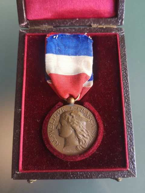Médaille En Bronze – Ministère De La Guerre – Préparation Militaire – XXe
