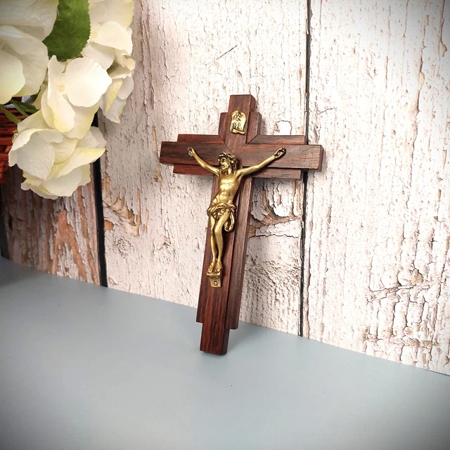 BEBIKR - Croix En Bois Sculpté Avec Cœurs Entrelacés - Décoration Murale Religieuse Ou De Table - 23x16 Cm