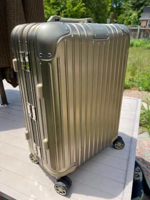 RIMOWA ORIGINAL Cabin Aluminum Carry-On Titanium 2018 Model $1400 new 