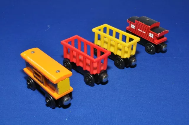 ZOO CAR + Two CIRCUS TRAINS + RED CABOOSE / Thomas & Friends Wooden Railway 2