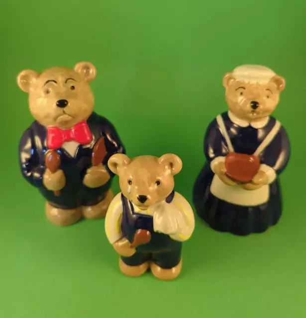 1996 WADE International Collector's Club Daddy, Mummy & Baby Bear 3