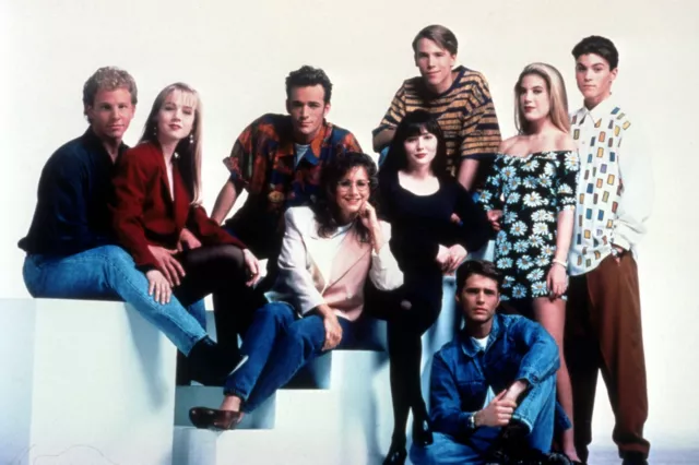 Beverly Hills 90210 Cast   8x10 Glossy Photo