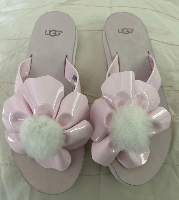 NEW UGG Women US 9 Poppy Seashell Pink Sheepskin Pom Pom 3D Flower Flip Flop NEW UGG Women US 9 Poppy Seashell Pink Sheepskin Pom Pom 3D Flower Flip Flop