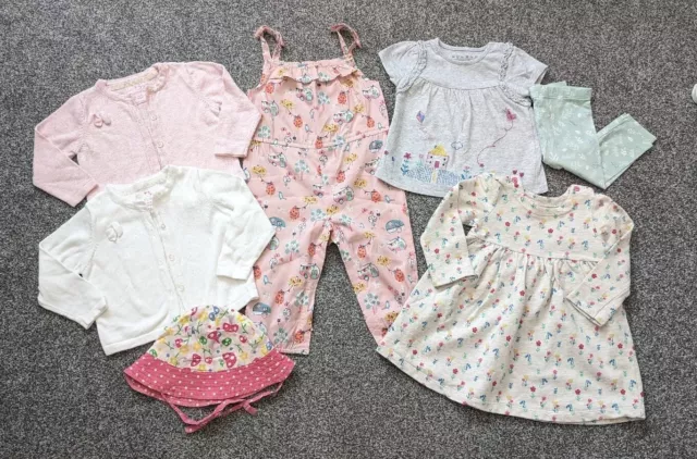 Pacchetto di vestiti per bambine età 6-9 mesi 🙂
