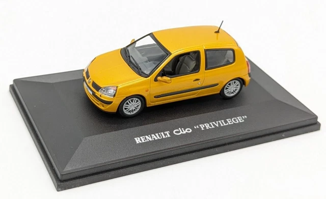 Universal Hobbies 1/43 - Renault Clio 2 Privilège - jaune soleil - ITEM 2407