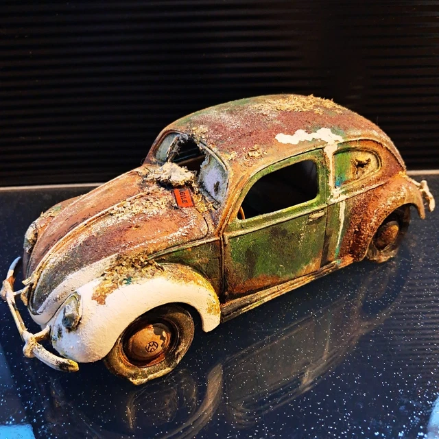 VW Coccinelle Miniature 1/18 - Modèle Sortie De Grange - Occasion