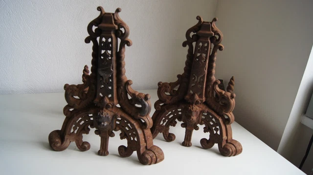 Paire de chenets anciens en fer poli d'époque 1