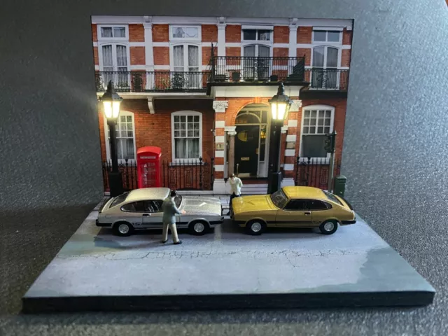 Ford Capri 3.0 S Bodie & Doyle Die Profis The Professionals Diorama & Licht 1:76