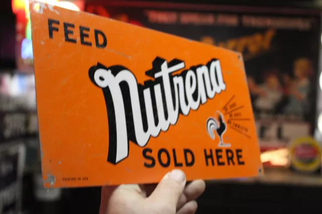 RARE 1950s NUTRENA FEED SOLD HERE ROOSTER CROW PAINTED METAL SIGN FARM STORE COW