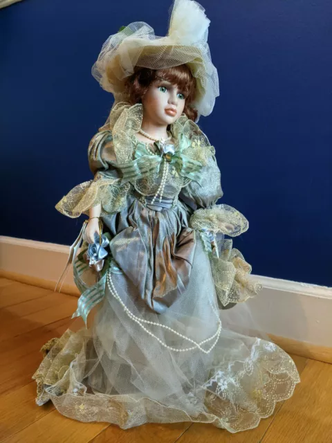 Duck House Heirloom Porcelain Doll D18-634 CHERI with hat 18 IN Limited Edition 