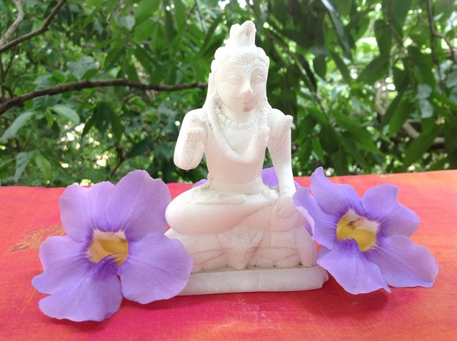 Statuette Shiva Assis En Pierre Résistante Au Gel - Fabriquée à La Main En Allemagne - Dimensions 21x14x9 Cm, Poids 2,2 Kg - Pour Jardin, Décoration Intérieure