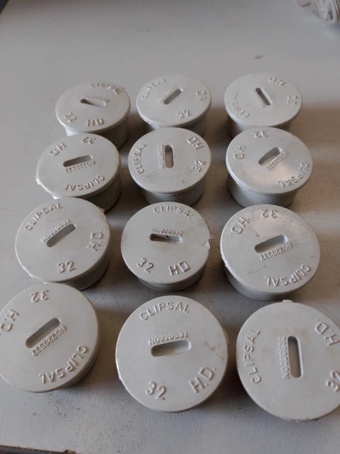 (17 PIECES) Clipsal 220S32 Conduit Plug Screwed 32mm Thread PVC Series 220S