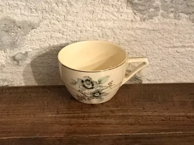 Tasse en porcelaine fine de Tchécoslovaquie, décor japonisant