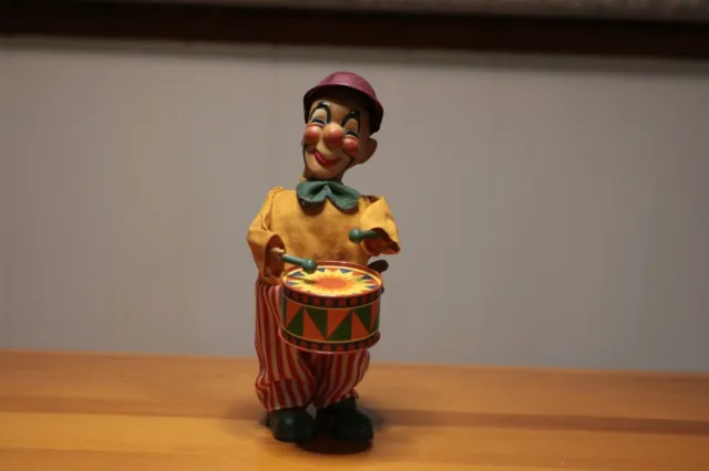 Vintage Russ Berrie Wind Up Toy Clown Drum Player
