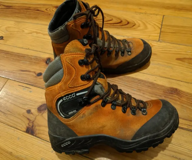Ecco Goretex Men's Suede Hiking Outdoor Boots Good Uk 9 Eu43