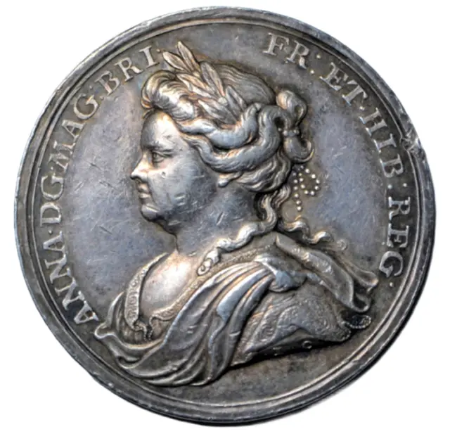 Anne, Treaty of Utrecht 1713, silver medal by J. Croker (35 mm)