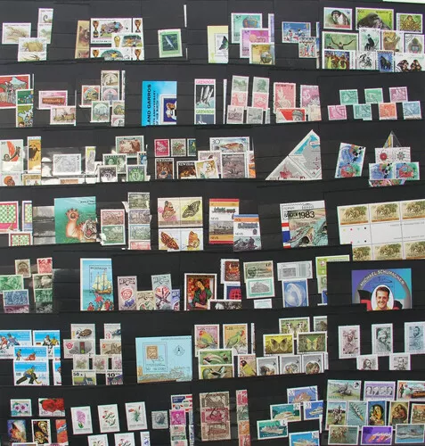 50 Steckkarten mit Briefmarken aus 50 verschiedenen Ländern
