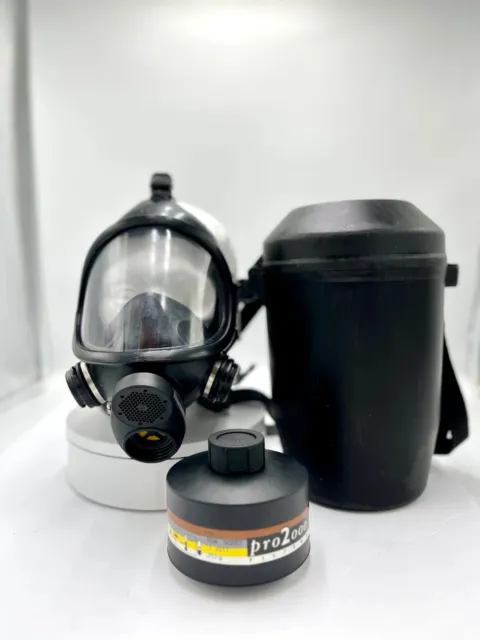 Italian Military Police Gas Mask w/40mm NATO Filter & Case NBC Israeli Polish