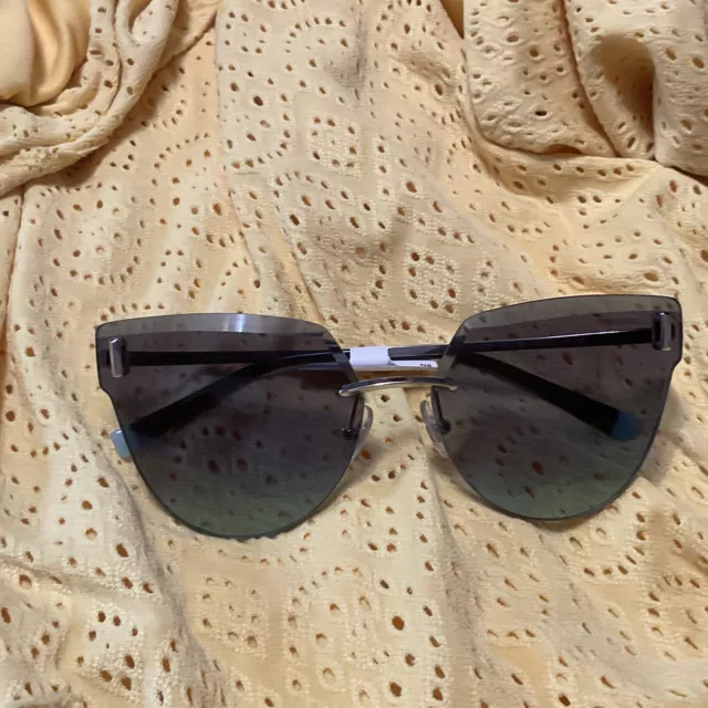 Tiffany ＆ Co. TF3066 60019S 62 New Women Sunglasses 【コンビニ受取対応商品】 ファッション 
