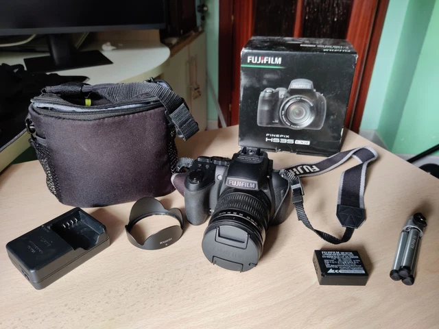 FUJIFILM FINEPIX HS35 EXR fotocamera digitale zoom 30x 16 MP EUR