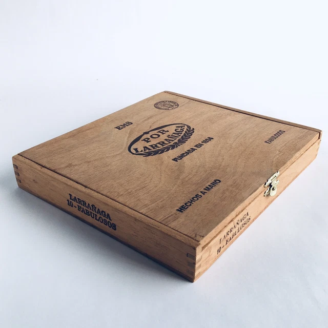 Vintage POR LARRANAGA Empty 10 Elegant Extra CIGAR BOX Dominican Republic Nice