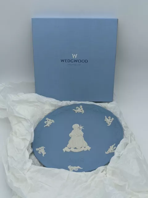 Wedgwood Christmas Plate 2002 Madonna Child Love Blue and White Jasperware NEW