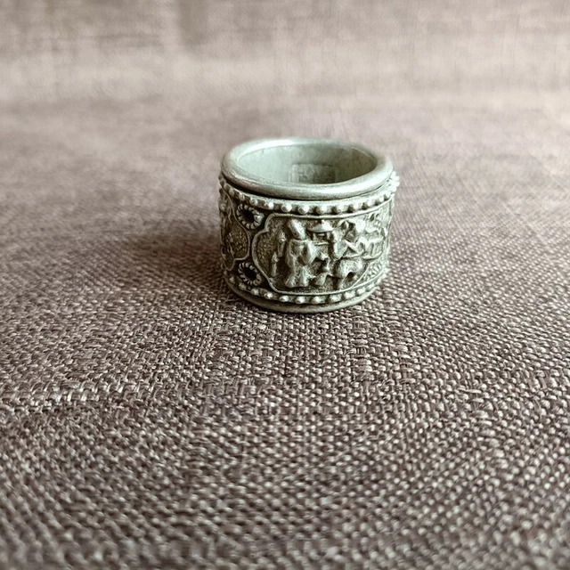 Exquisite Old Chinese tibet silver handcarved character Ring 5029