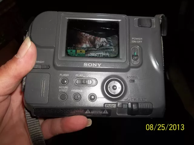 SONY Mavica MVC-FD75 10x Opt. Zoom Digital Still Camera  battery charger ** READ