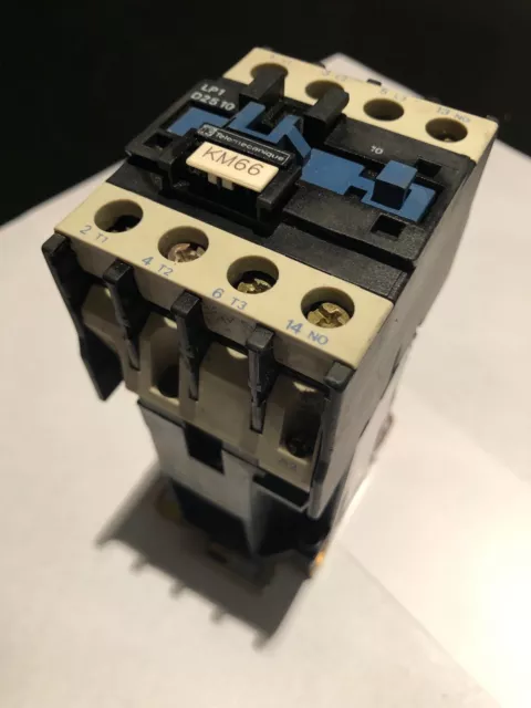Telemecanique lp1-d2510 contactor 40 A, 3Pole, 24 VDC 3