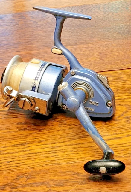 リール Shakespeare 2410 VINTAGE SHAKESPEARE 2410 Spinning Fishing Reel Baby Blue