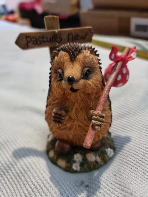 Hedgies Collectables "Moving On" Figurine