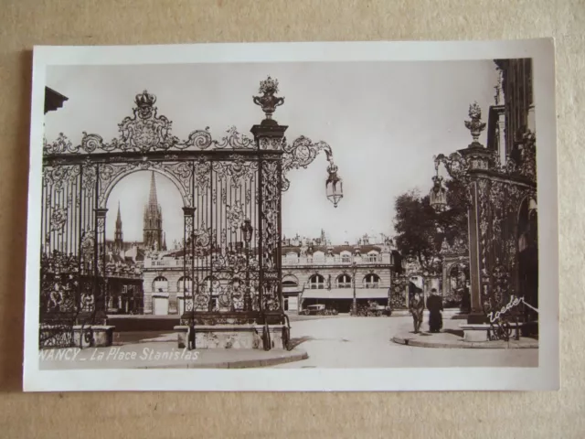 CPA NANCY (54) LA PLACE STANISLAS. CARTE PHOTO Edition d'Art V. ROEDER, Nancy.