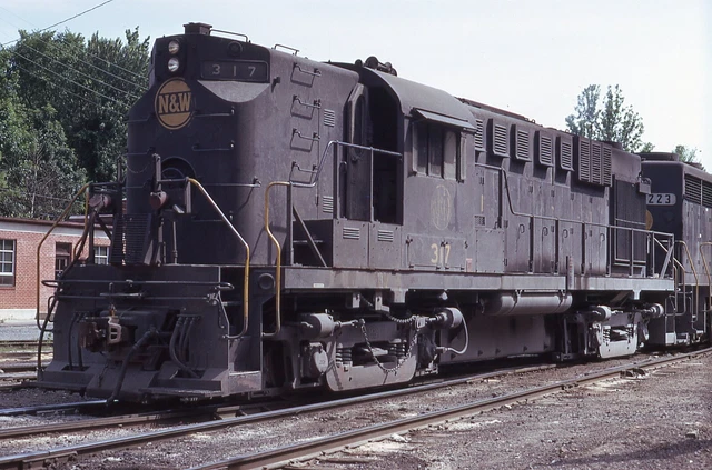 Norfolk & Western Railroad     Rs-11     #317   Original Kodachrome  Slide