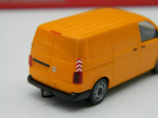 B123 LKW VW Volkswagen T6 Transporter Kasten orange kommunal HERPA NEU OVP AHK 3