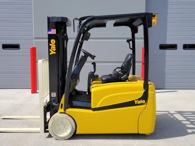 2017 Yale Erp040Vtn36Te078 Electric 3 Stage Mast 4000 Lb Cushion Tire Forklift