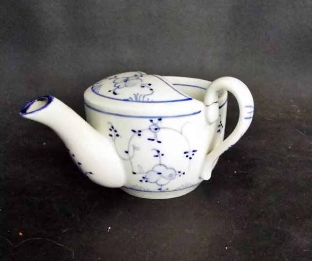 Antique German Porcelain Blue & White Onion Pattern Invalid Feeding Cup