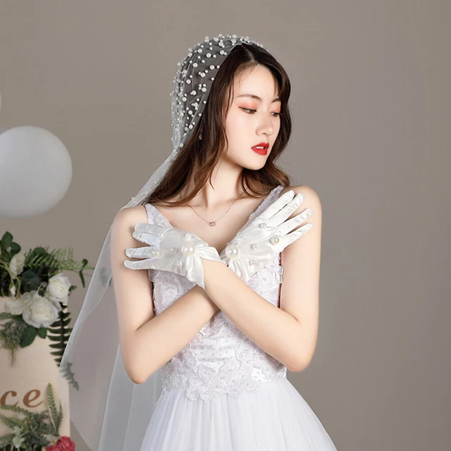 Accessori da sposa signorina guanti bianchi donna abbigliamento formale
