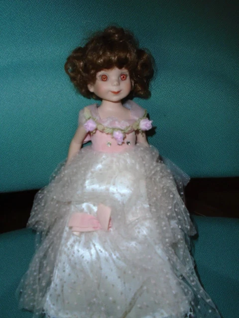 1998 Robert Tonner Betsy McCall 11" USPS Postage Stamp Porcelain Doll in box