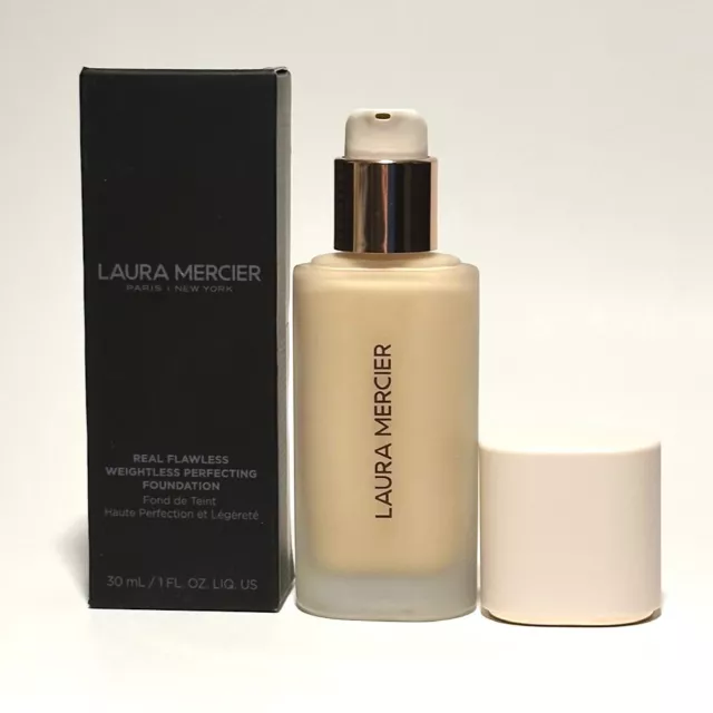 Base perfeccionadora real impecable sin peso Laura Mercier 0N1 seda