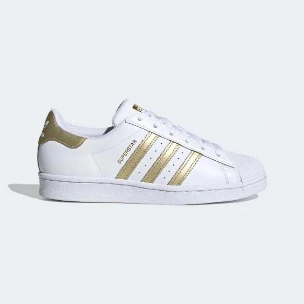 Adidas superstar tutte deals bianche indossate
