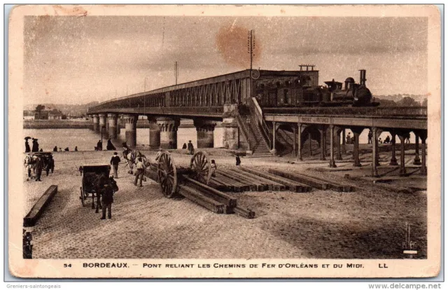33 BORDEAUX -- pont reliant les chemins de fer d'orleans et du midi