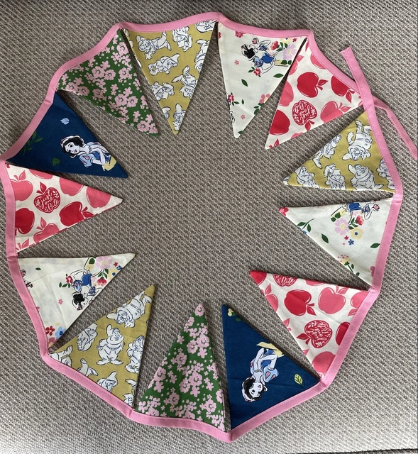 Bunting blanco nieve. Hecho a mano ideal para fiesta de cumpleaños, guardería o dormitorio