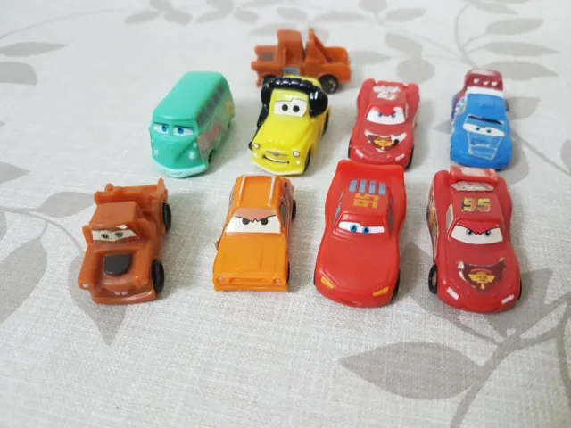 9 mini voitures CARS DISNEY PIXAR en plastique (3,5 cm de longueur)