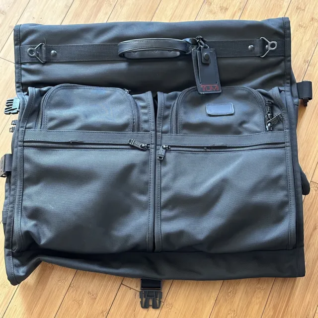 Tumi Alpha Ballistic 231D3 Bi Fold Garment Bag Carry On Nylon Luggage With Locks