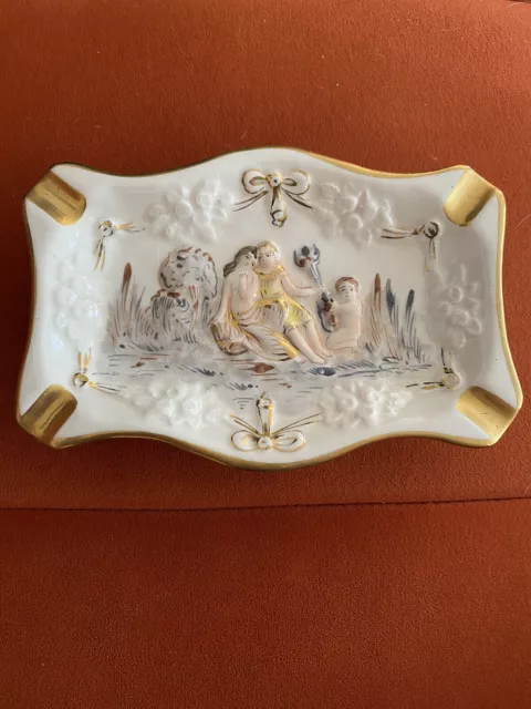 Vintage R.CAPODIMONTE Italy Porcelain ASHTRAY- Lover’s Scene/ Gilt Rim-signed