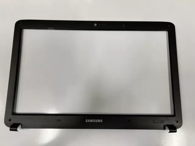 Samsung RV510 LCD/LED Screen Surround Bezel BA75-02738A Fast Delivery