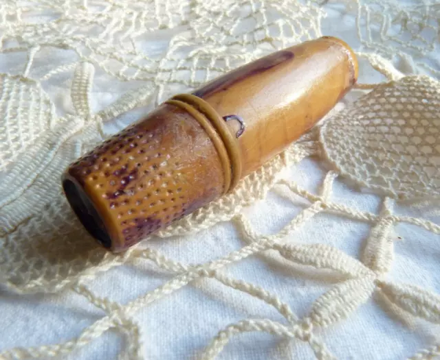 Vintage Marbled Bakelite Celluloid Etui Thimble Thread Bobbin Needle Case 3