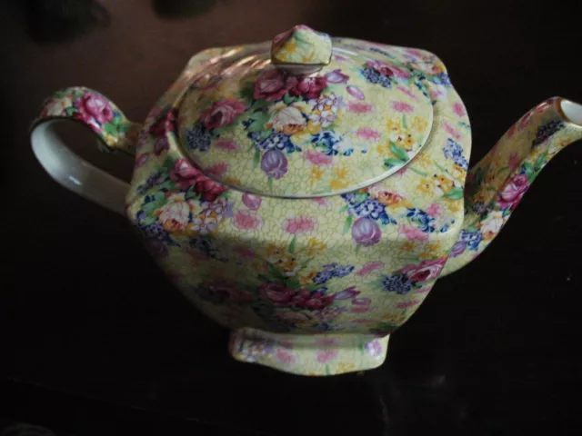 Royal Winton Welbeck Square Teapot Chintz Roses on Yellow 1995