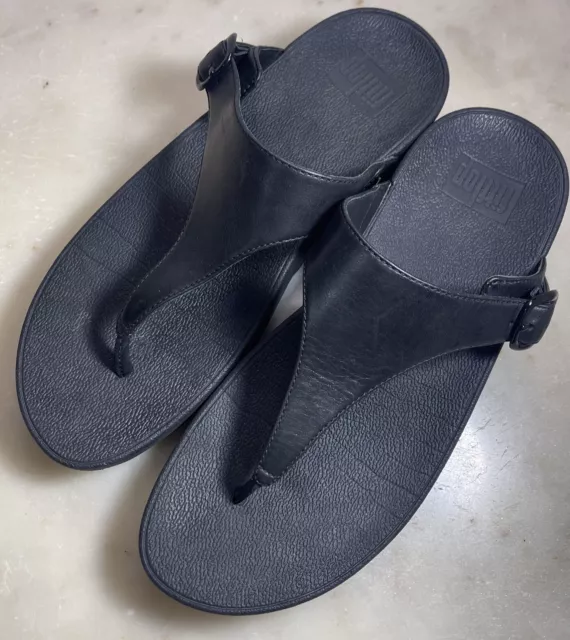 FITFLOP WOMENS SANDALS Black Buckle Low Wedge Thong COMFORT WALKING US 8 EU 39
